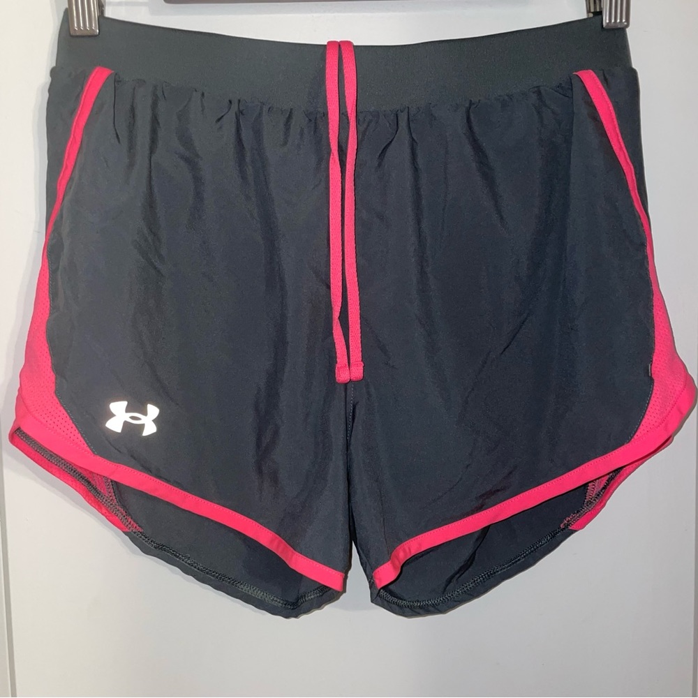 Small Under Armour Loose Fit Shorts